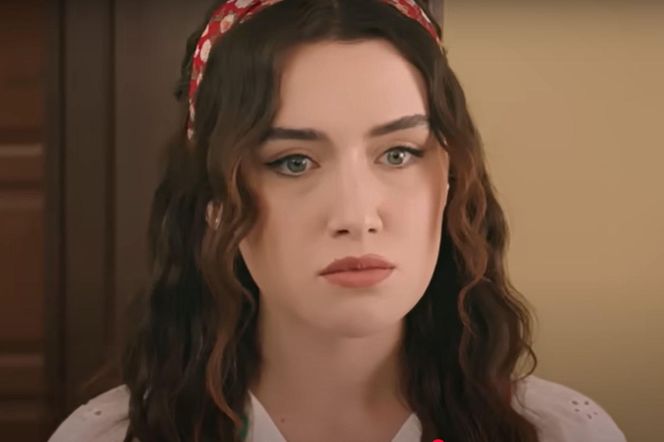 Zeynep nie wie, jak ma się zachować 