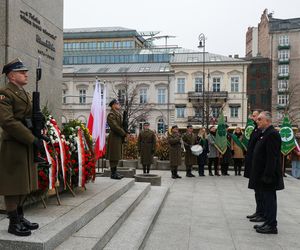 Prezydent złożył wieńce przed pomnikiem