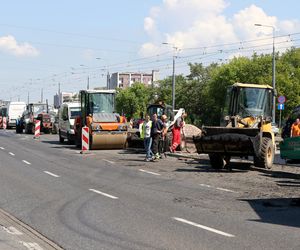 Wielka ofensywa Tramwajów Warszawskich. Tramwajarze remontują i budują jak szaleni