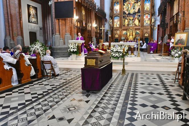 Białystok. Msza święta żałobna za śp. abp. Stanisława Szymeckiego