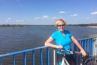 Jadwiga Wiśniewska z Brukseli przyjeżdża kopać w ogródku