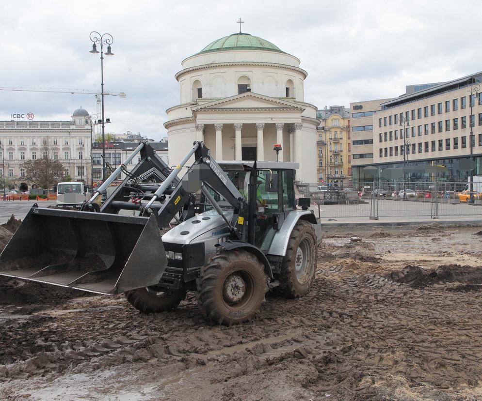 Kiedy koniec remontu Placu Trzech Krzyży? Znamy datę!