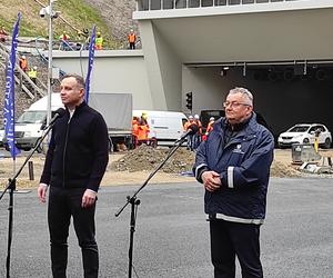 Prezydent Andrzej Duda w tunelu na Zakopiance