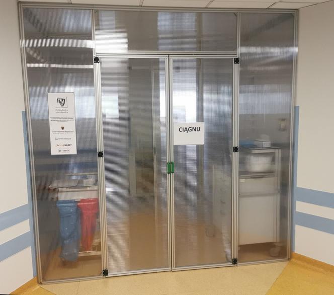 Ochronne śluzy z Politechniki Wrocławskiej działają już w szpitalach we Wrocławiu i Legnicy