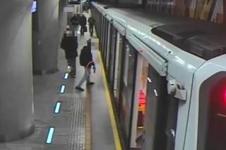 22 latek atakuje w metrze