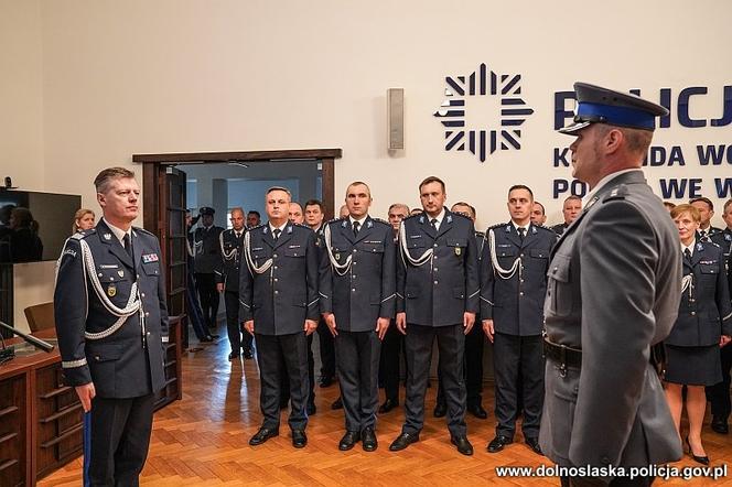 Nowi funkcjonariusze we Wrocławiu. Ponad połowa to policjantki! [ZDJĘCIA]