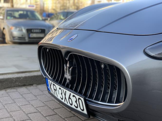 MiłyPan jeździ sportowym Maserati GranTurismo