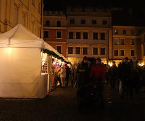 Zrobiło się bardzo świątecznie! Tak wyglądał Jarmark Bożonarodzeniowy w Lublinie [GALERIA]