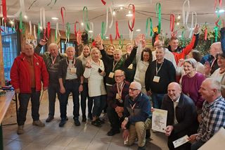 Seniorzy chwycili karabiny w Rembertowie w Warszawie. „Namawiam każdego, żeby wyjść z domu i poczuć emocje”