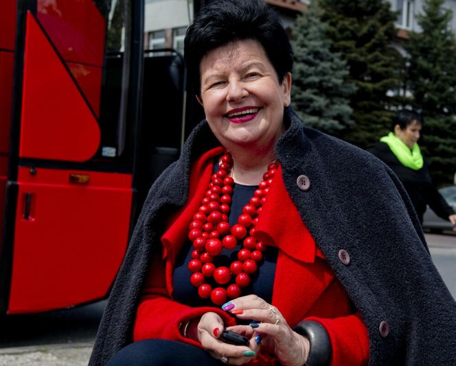  Joanna Senyszyn w czerwonych koralach  