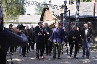 Arnold Schwarzenegger odwiedził Muzeum Auschwitz i Centrum Żydowskie w Oświęcimiu