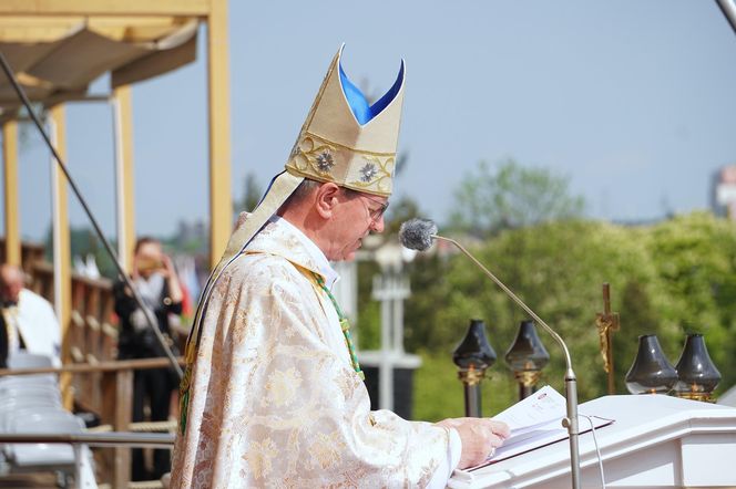 Abp Wojda na Jasnej Górze: Nie gódźmy się, aby zło niszczyło naszą wiarę