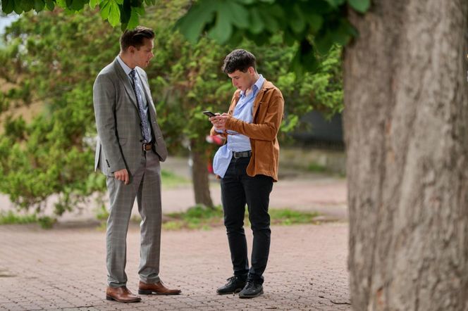 Na Wspólnej odc. 4079. Darek Żbik (Michał Mikołajczak), Tadek (Jakub Pruski)