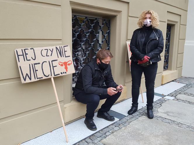 Idą lwice na ulice. Mieszkańcy Leszna znów protestują