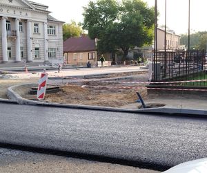 Siedlce: trwa budowa nowej nawierzchni na skrzyżowaniu ulic Piłsudskiego, Floriańskiej, Starowiejskiej i Kościuszki