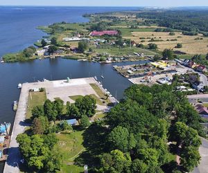 Największy polski port nad Zalewem Szczecińskim. Znajduje się obok Szczecina