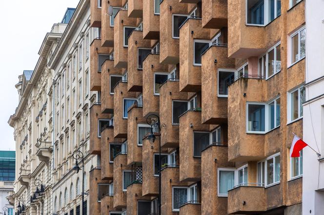 Karowa 18 - zdjęcia. Tak wygląda najpiękniejszy blok w Warszawie