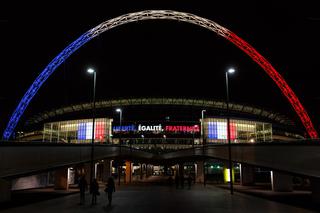Wembley solidarne z Francją po zamachach w Paryżu! Kibice zaśpiewają Marsyliankę [WIDEO]