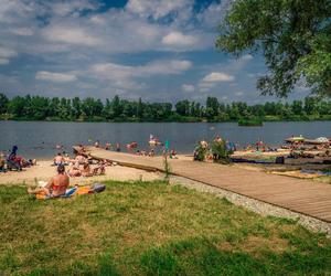 Początek sezonu na krakowskim kąpielisku. Wodny tor przeszkód, kajaki i deski 