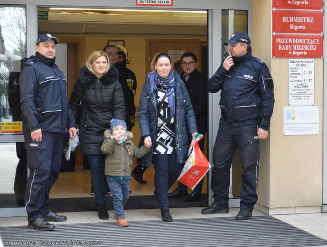 Zabezpieczono także teren wokół urzędu