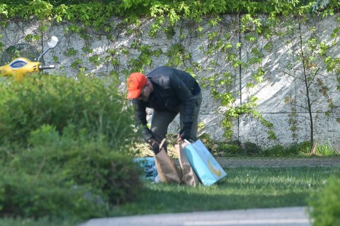 Antek Królikowski kupił maskotkę królika dla syna na dzień dziecka