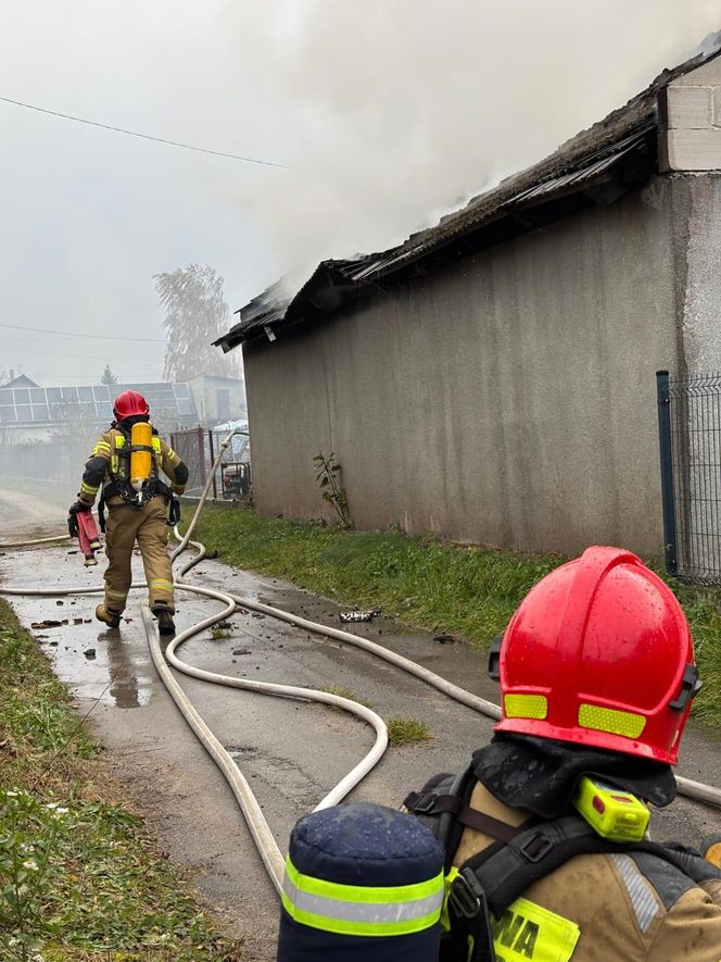Pożar garażu przy ul. Gruszowskiej w Dąbrowie Tarnowskiej
