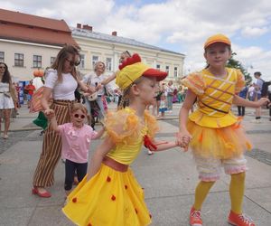 Święto Kielc 2025. Bajkowy korowód z Kopciuszkiem
