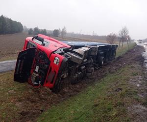 Trudne warunki na drogach w woj. lubelskim. W ciągu godziny dwa groźne zdarzenia drogowe