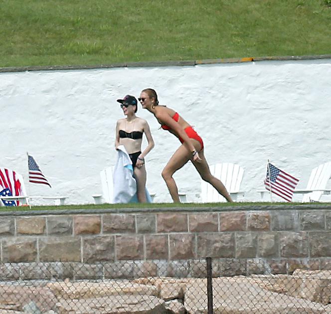 Taylor Swift, Tom Hiddleston, Blake Lively, Ryan Reynolds, Gigi Hadid i inni na plaży