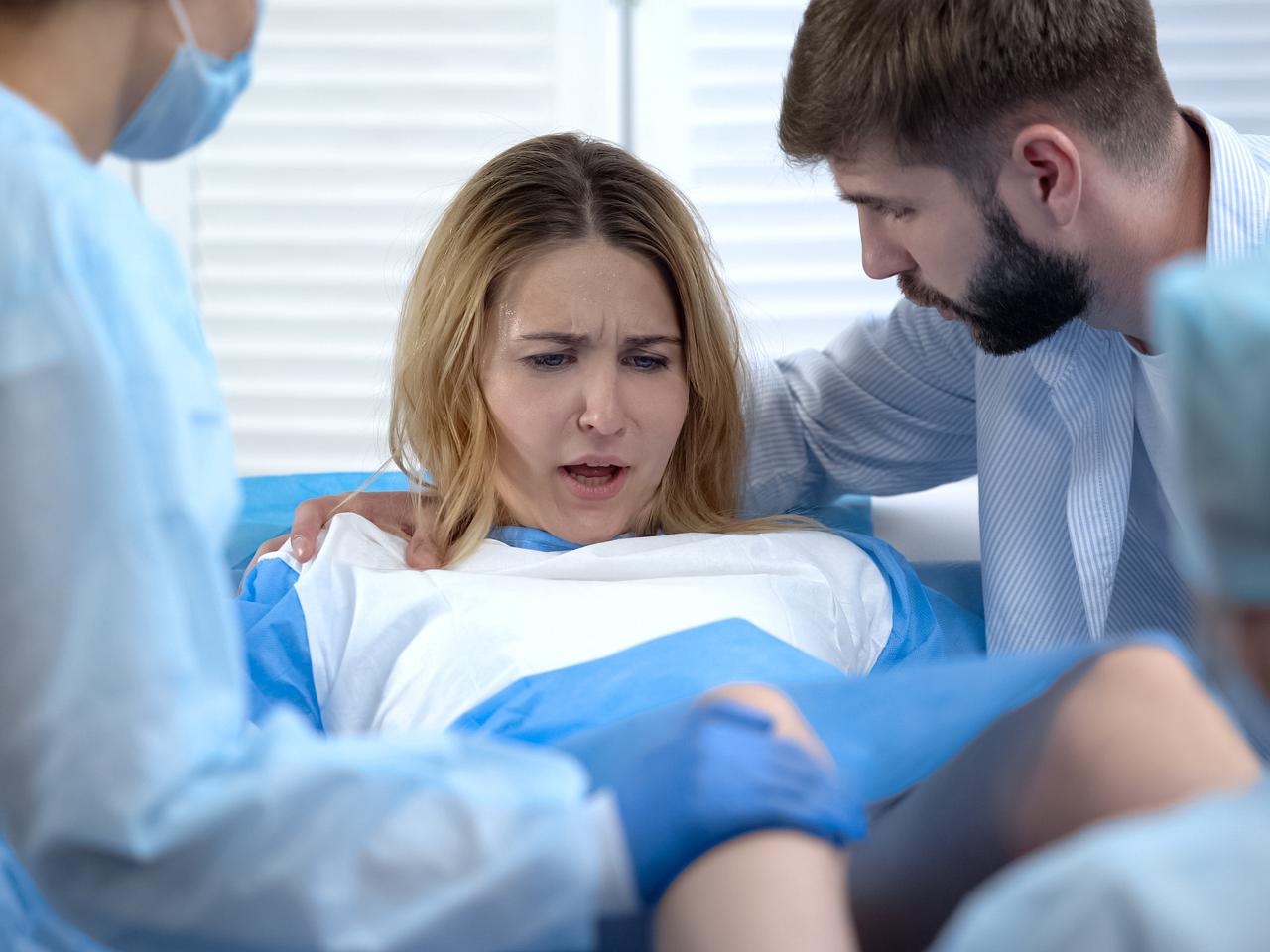 Poród lotosowy: jak wygląda i na czym polega poród lotosowy?
