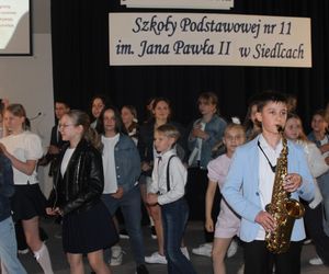 Jubileusz 40-lecia połączony był ze świętem szkoły, ponieważ obchodzi ona również 28. rocznicę nadania imienia.