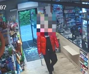 Wpadł do sklepu z maczetą w ręce. Ludzie w panice schowali się na zapleczu