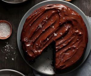 Do ciasta czekoladowego dolewam trochę tego napoju. Jest pyszne, wilgotne i puszyste 