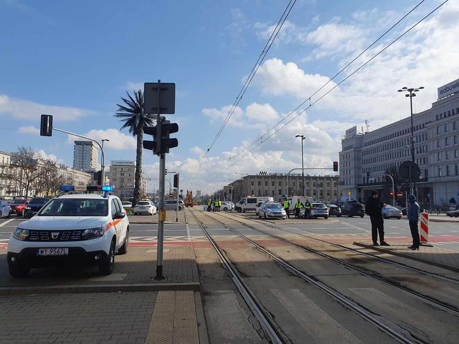 Zerwana trakcja na Al. Jerozolimskich! Tramwaje nie jeżdżą