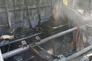 Pożar samochodów we Wrzosowej. Ogniem objęte były samochód osobowy i dostawczy