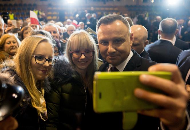 Andrzej Duda. Nie pozwolę na podatek od smartfonów