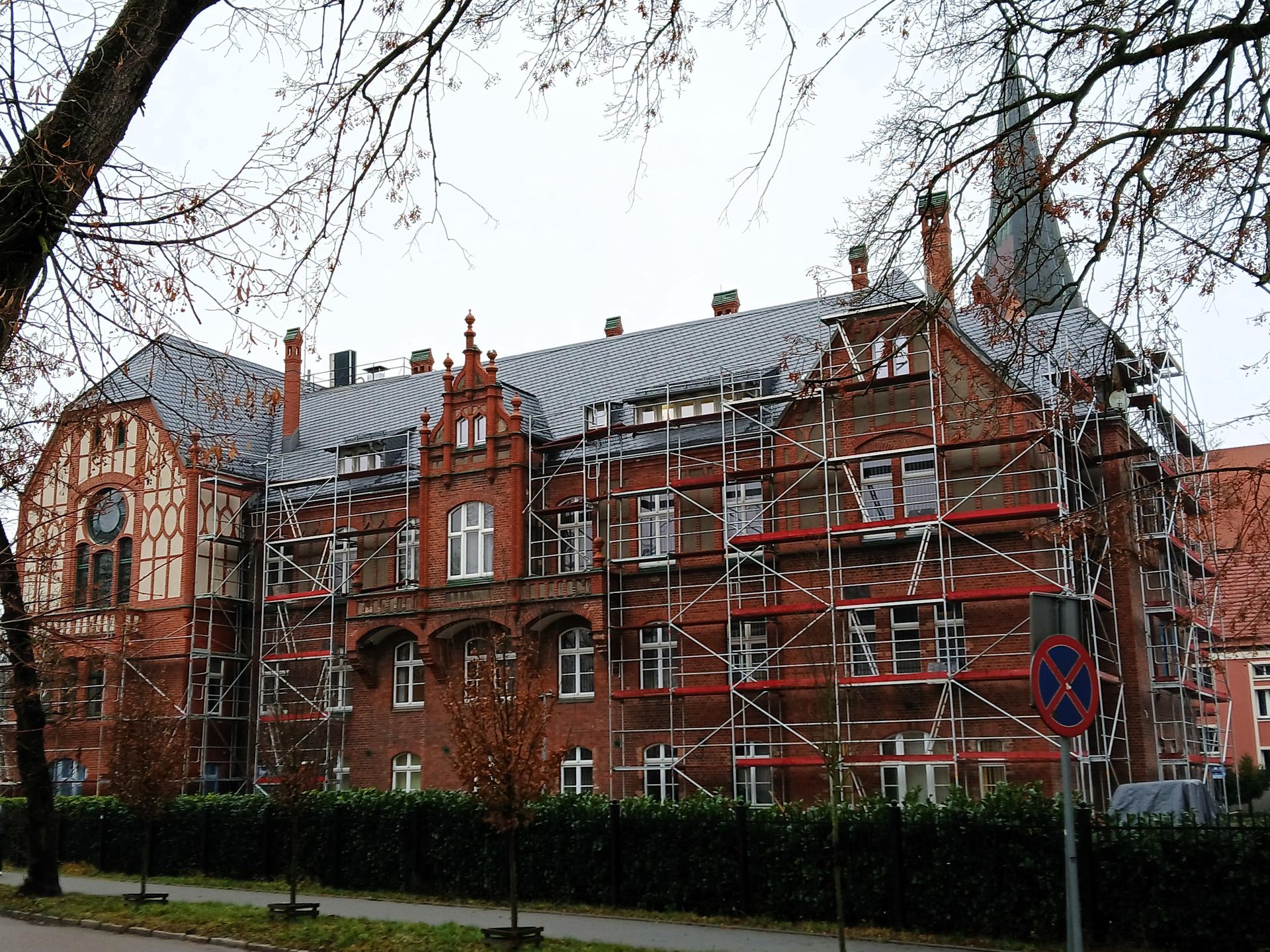 Państwowa Szkoła Muzyczna w Szczecinku po remoncie dachu