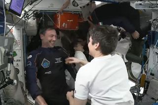 Sławosz Uznański-Wiśniewski już na pokładzie IS! Oglądaj oficjalne powitanie załogi misji Ax-4 [LIVE]