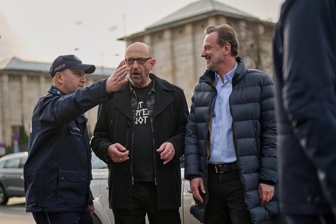 Na Wspólnej, odcinek 4039: Artur (Janusz Chabior), Krzysztof Smolny (Łukasz Konopka)	