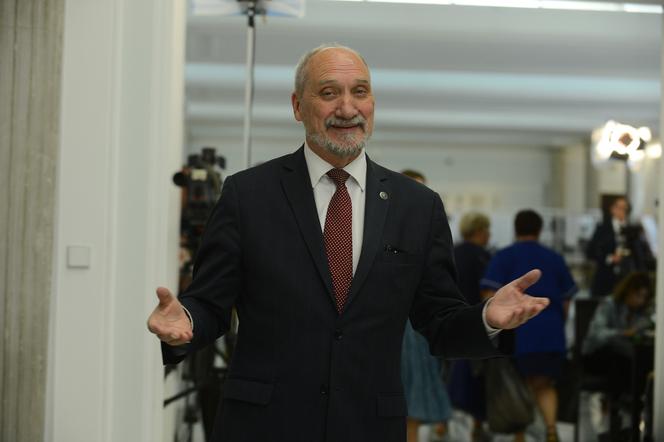 Macierewicz