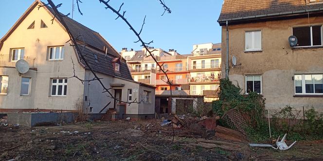 Wysiedlone domy na Krzekowie. W ich miejscu powstanie nowa ulica