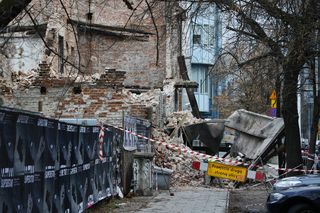 Łucka 8. Kamienica po kolejnych zniszczeniach