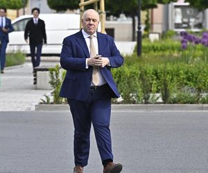 Jacek Sasin wprost nie do poznania! Zgubił już prawie 40 kg w pół roku! Jak to zrobił?