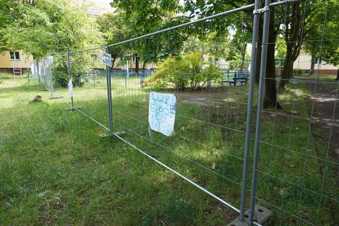Ogrodzony plac zabaw na Winogradach