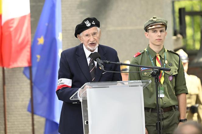 Prezydenci podziękowali Powstańcom Warszawskim. Spotkanie weteranów z  Andrzejem Dudą i Rafałem Trzaskowskim