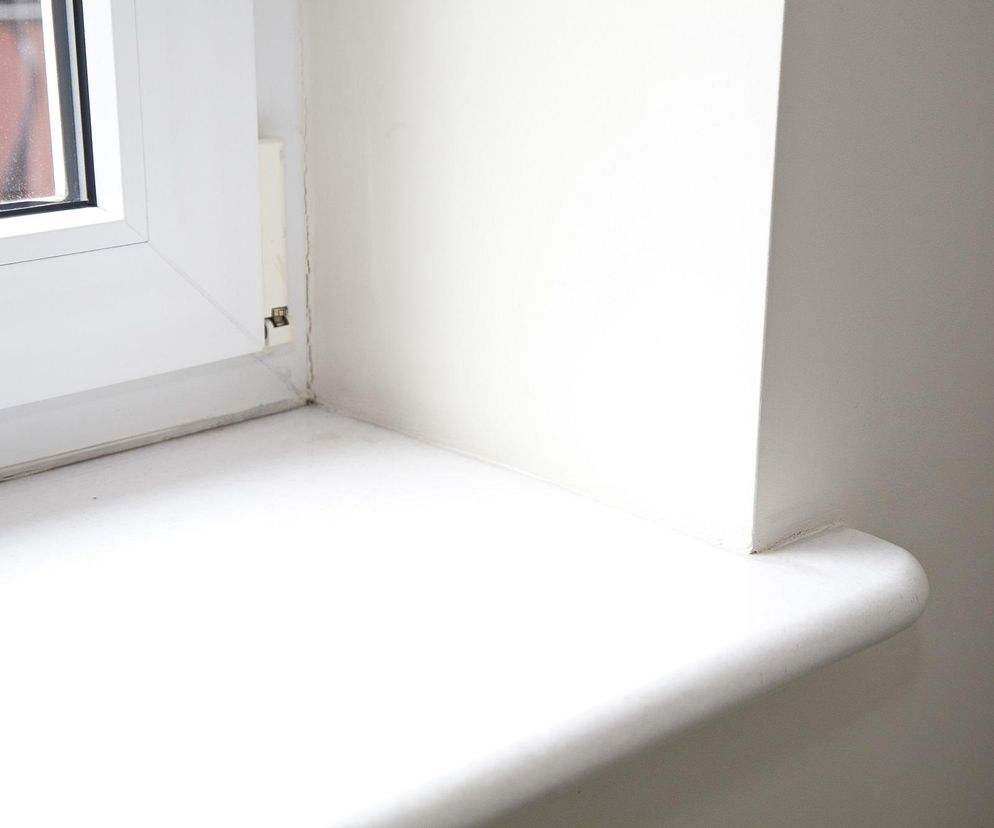Wymieniamy parapet wewnętrzny. Jak zrobić to dobrze?