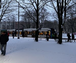 Śnieg na drogach i chodnikach Szczecina. Uważajcie na siebie! 