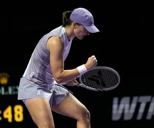 Iga Świątek - Amanda Anisimova. Spódniczki płatały figla zawodniczkom