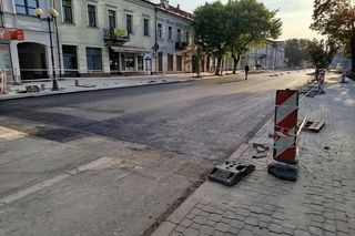 Trwa budowa nawierzchni na remontowanym odcinku ul. Piłsudskiego