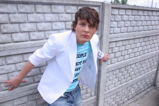 Sławek Uniatowski - Leszek z M jak miłość - w programie Idol 4 sezon, 2005 rok.